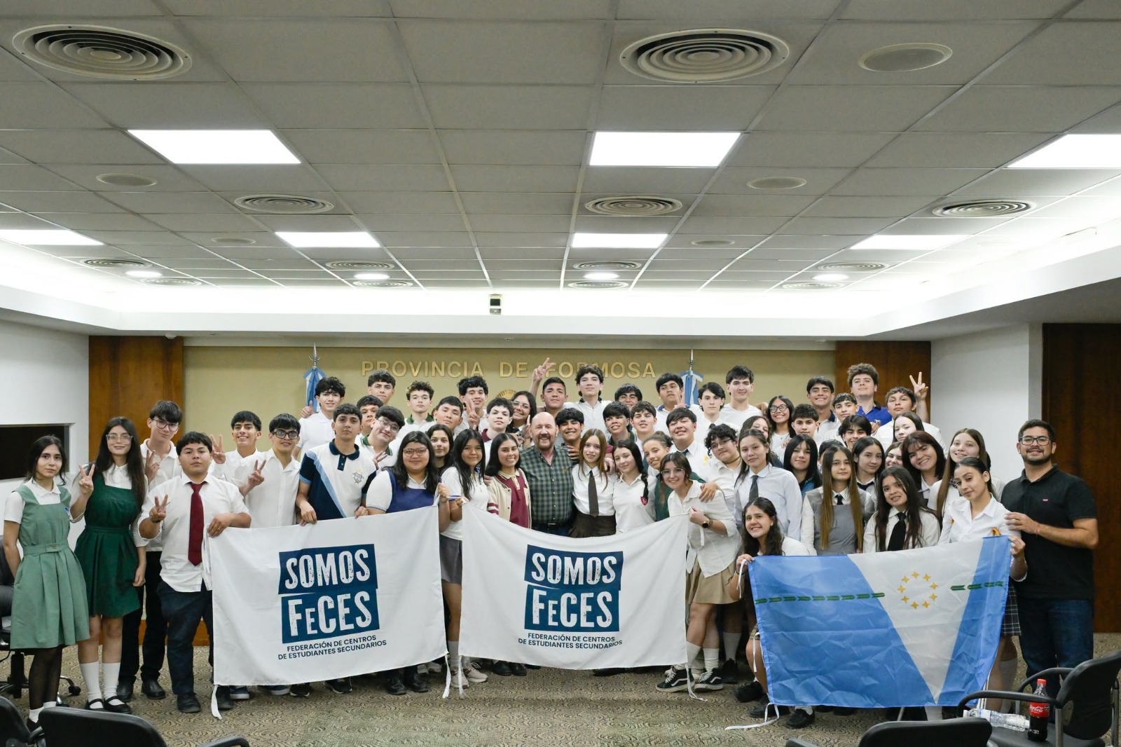 Insfrán recibió a referentes estudiantiles de FeCES y destacó la participación de los jóvenes
