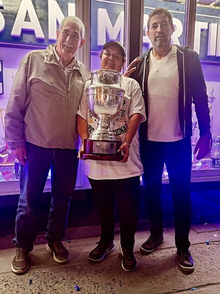 SAN MARTÍN DE FORMOSA: GRISEL CARDOZO, LA PRESIDENTA QUE NO SE DESPEGA DE LA COPA Y CELEBRA UN ASCENSO HISTÓRICO